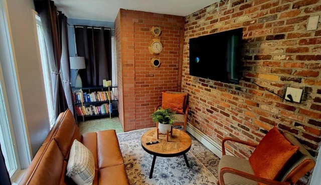 Unique & Peaceful Boston Home(Free Parking)