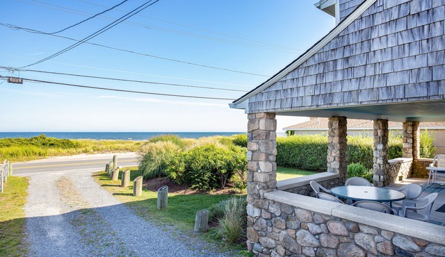 Unobstructed ocean views, steps to Scarborough Beach