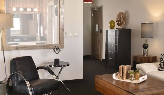 Unwind in Style: Broken Arrow Suites w/Free Breakfast and On-site Bar