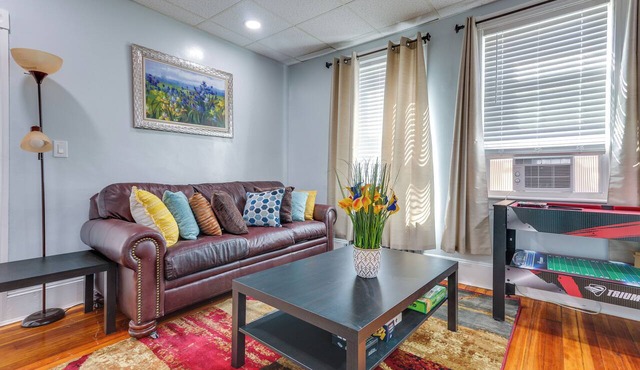 Updated Apt w/Shared Yard: Near Events & Boston