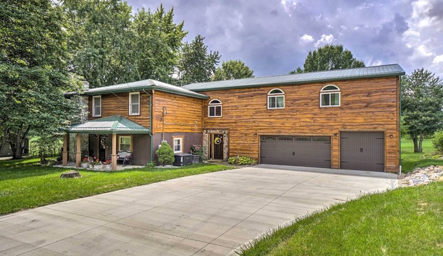 Updated Buckeye Lake Retreat w/Game Room!