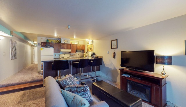 Updated ski-in/ski-out condo with game room & sauna