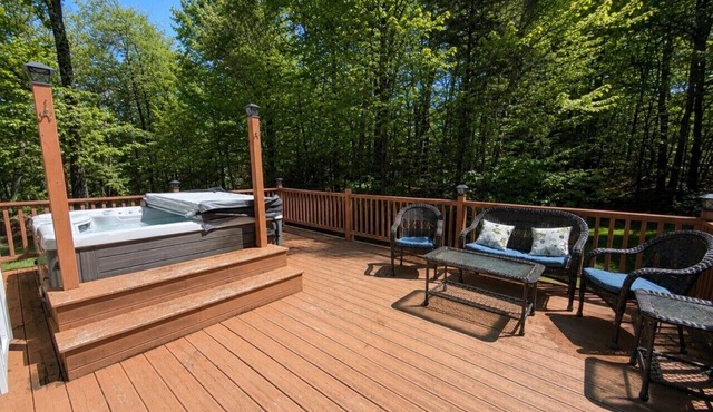 Upscale, Dog friendly, Perfect for Families, Games, Hot tub