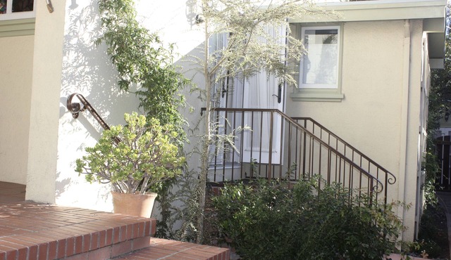 Upscale Studio in Exclusive Claremont Neighborhood of Berkeley