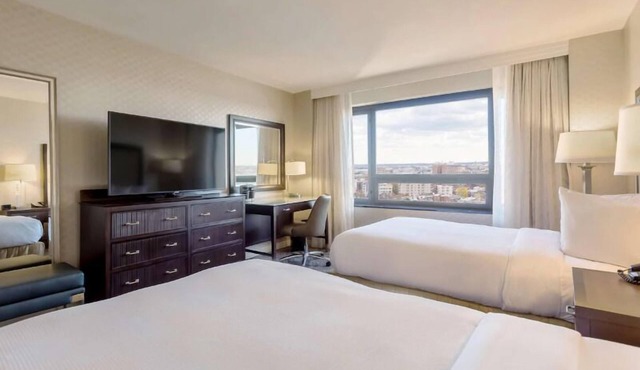 Urban Elegance! Pets Allowed, Outdoor Pool!