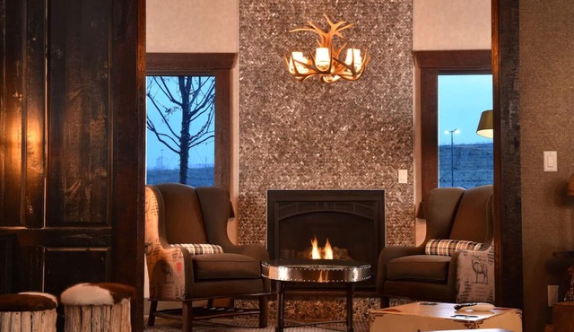 Urban Lodge Charm: Stylish Comfort & Cozy Amenities Await | 2 Units