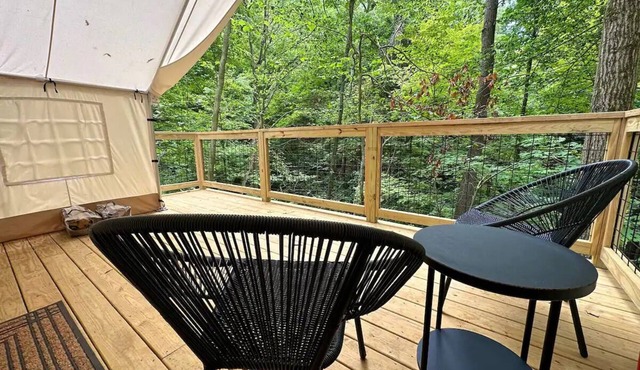 Valley Overlook, Peninsula, Ohio - Glamping Tent P10