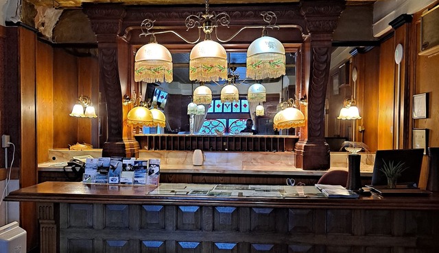 Van Gilder Hotel