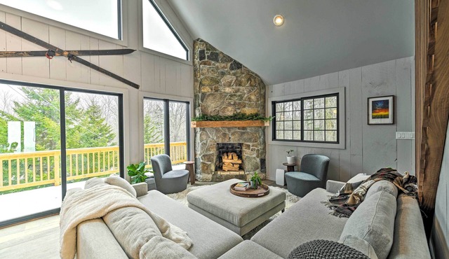 Vermont Ski Chalet ~ 5 Mi to Magic Mountain
