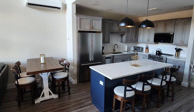 Village sunset ski in/ski out condo on Cranmore Mountain