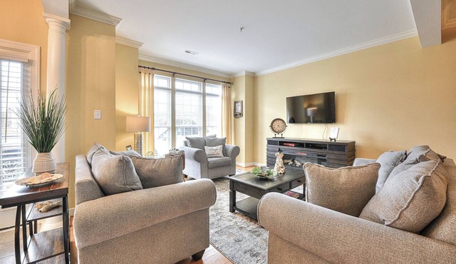 Villages of Five Points Townhouse.Community Pools, Pickleball Courts & More!