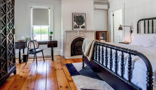 Vine + Sand-Southold, NY'S Newest B&B-Room 1-King Bed and Ensuite Bathroom With Soaking Tub