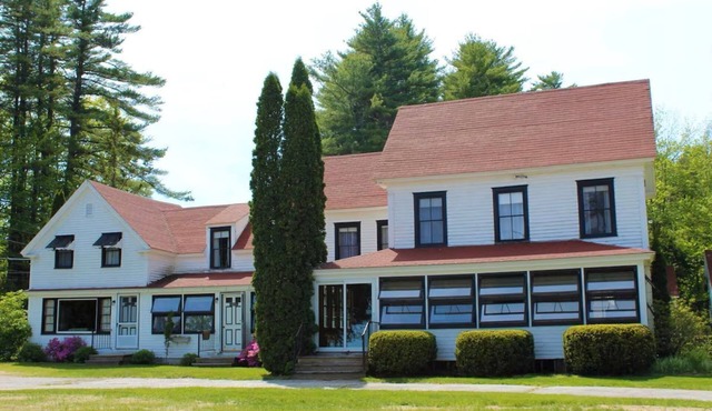 Vista Apartment-Private Beach-Pets Welcome - Round Table Lodge, Sebago, Maine