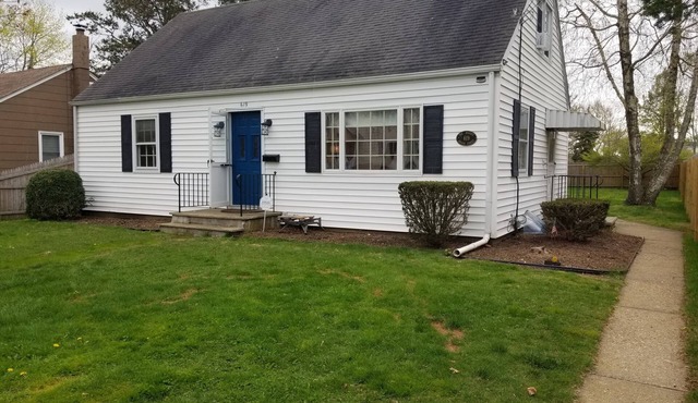 Walk to Beach and Greenport Village, Two King Beds