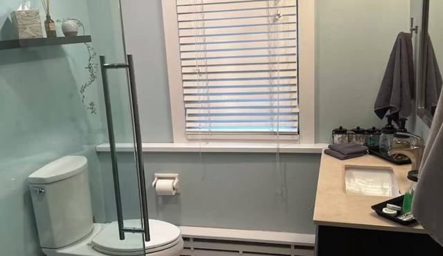 Walk to Everything Charming 2-bedroom apartment in fabulous New Paltz