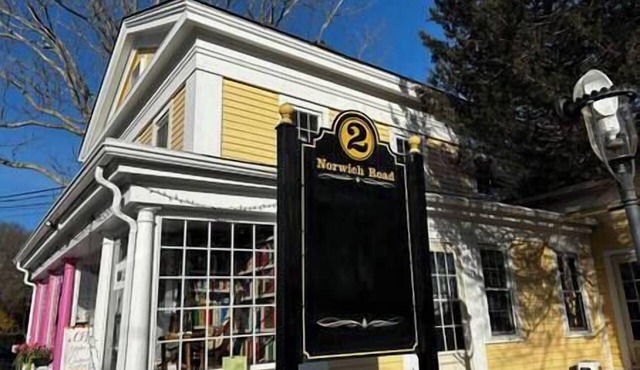 Walk To Goodspeed Opera House!
