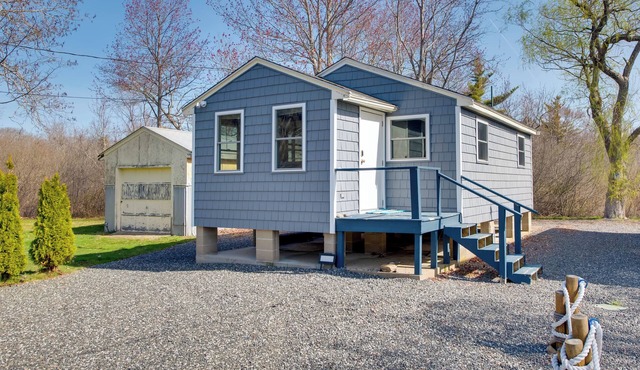 Walk to Long Sands Beach: Cottage w/Fire Pits!