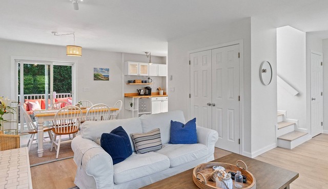 Walk to Newport, 1st & 2nd Beaches, & Cliff Walk from this Newly Redone Home