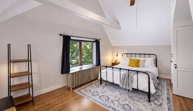 Walkable Highlands home near dining and nightlife!