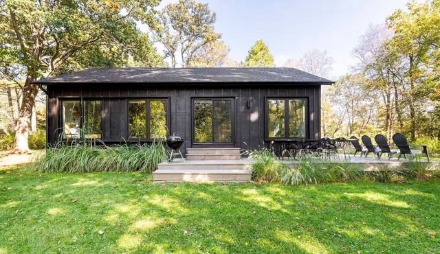 Wappinger Cottage - Scandinavian retreat on a creek