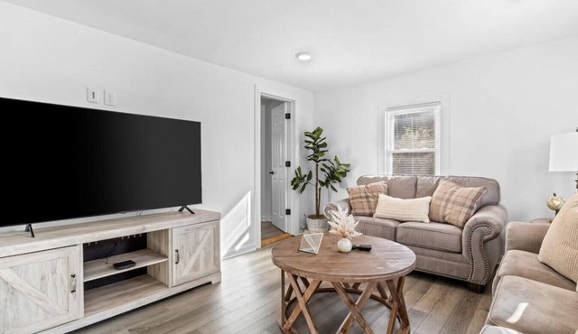 Warm & Welcoming 5BR Home
