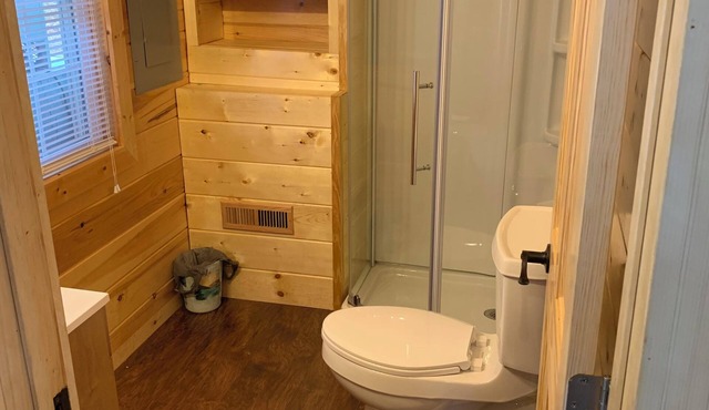 Water front Cozy studio with WiFi and AC in charming Draper in Draper