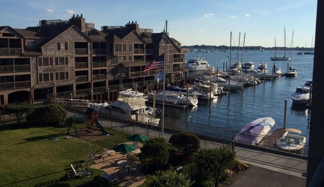 WATER VIEWS..Wyndham Onshore Resort ...Heart of Downtown