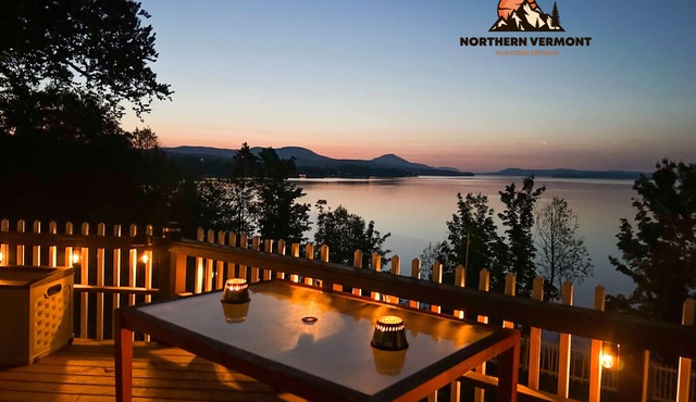 WATERFRONT 4BR Home 30min from Jay Peak! - Lake Memphremagog - AMAZING VIEW!