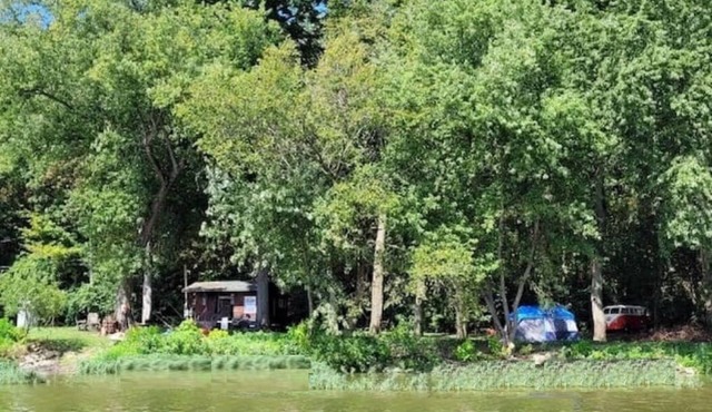 Waterfront Cabin with Hot Tub! Free Kayaks & Canoes, Fishing Boats, & Bicycles!