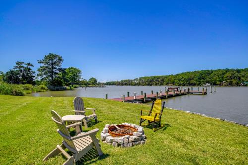 Waterfront Cambridge Home: Pool & Dock!