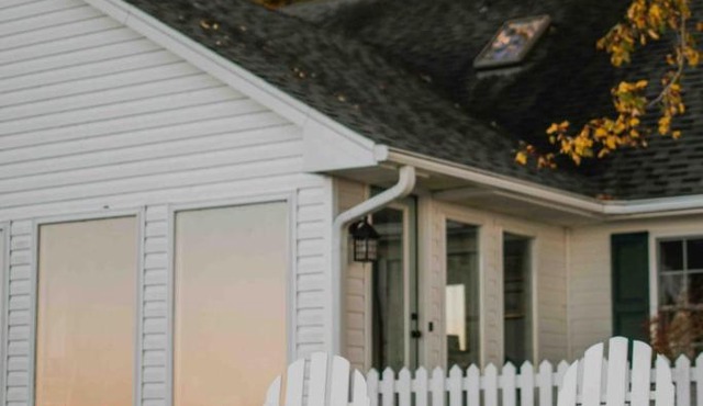 Waterfront Cottage Getaway Views, Kayaks, Fire Pit