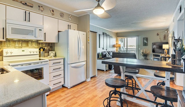 Waterfront Gem w/Balcony in Garden City