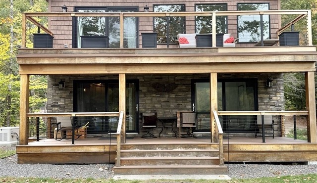 Waterfront home has 3-bedroom 3 bath
