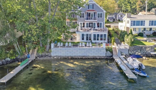 Waterfront Lake Winnipesaukee Luxury Family House with Private Water-Dock+ more