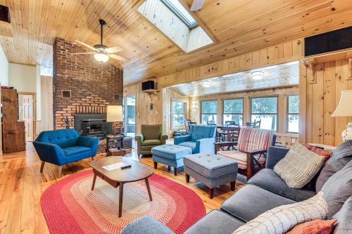 Waterfront North Hero Home w/Screened Porch