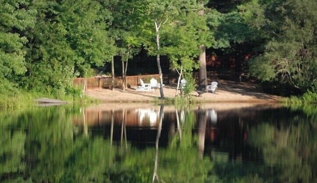 Waterfront Quiet Retreat, Plymouth, Pet Paradise, Private Beach, Sleeps 4