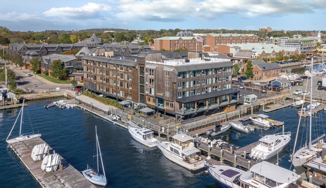 Waterfront! Wyndham Inn on Long Wharf Resort