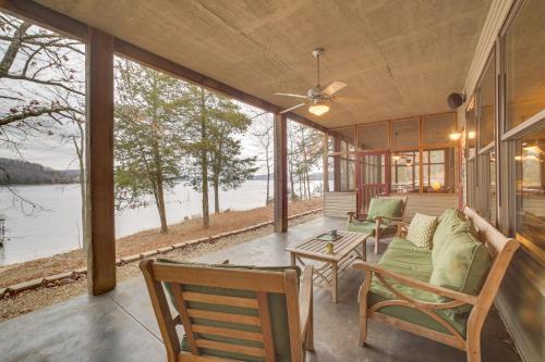 'Water’s Edge': Home on Shore of Beaver Lake!