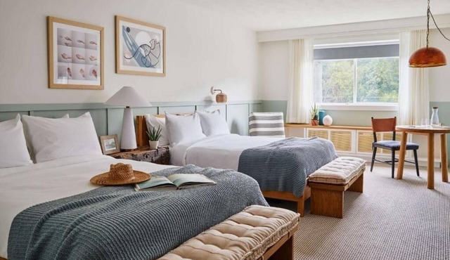 Wayfinder Newport | 2 Queen | City by the Sea, Boutique Cool, Social Pulse
