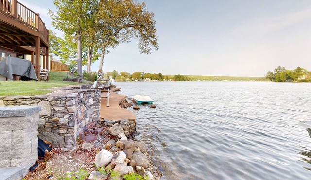 Webster Lake - One Home -Two Apartments