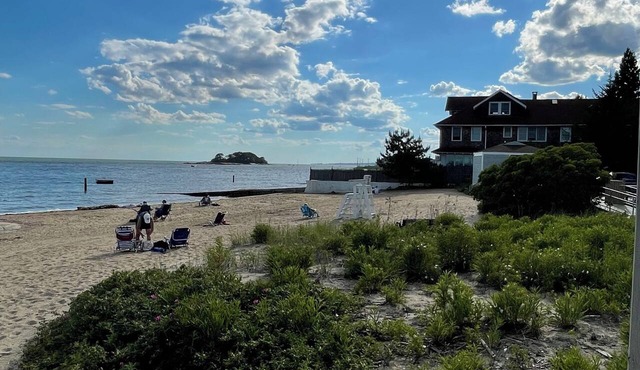 Welcoming 1-Bedroom Cottage in Charming Madison is One Mile to Town and Beach!