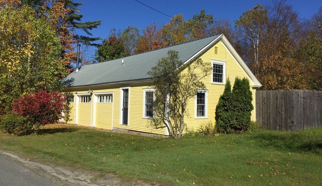 Well equipped cozy home sleeps 10 - hiking, biking, skiing & world class beer!