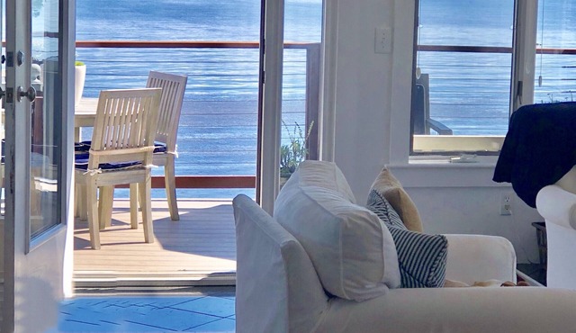 West End Waterfront Retreat-Breathtaking Views-Parking for 2 Cars