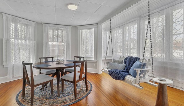 West Hartford Center: Charming New England Apt