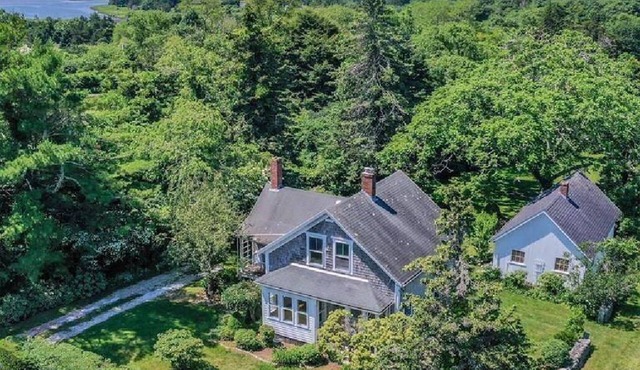 ☼ Westport Point ☼ beach house on 1/2 acre easy access to beach/historic village