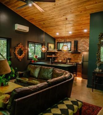 Whiskey Lounge
