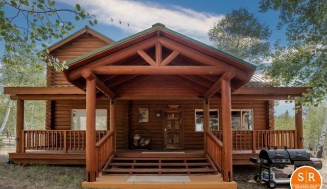Whispering Pines is your Lake House of choice in the Beautiful setting of Panguitch Lake, Utah