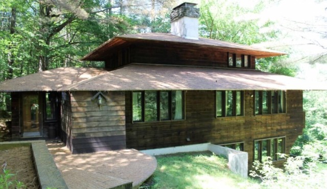 "Whispering Pines" Ski House in the heart of the Green Mountains