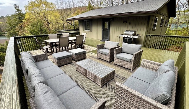 Whispering Pines - Your Stylish Nature Retreat