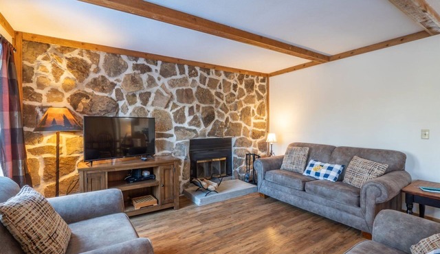 White Deer - 134 Cabin Mountain Road White Deer - Lake Access, Hot Tub, Pet Friendly, Keurig